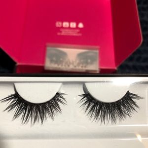 Huda Beauty Farah #12 Faux Mink Lashes